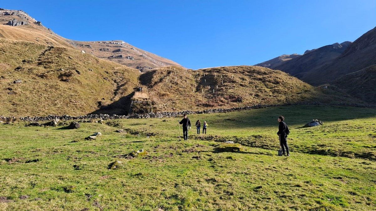 La Fundación Naturaleza y Hombre restaura el antiguo resbaladero de Lunada con el proyecto 'Bosques flotantes'