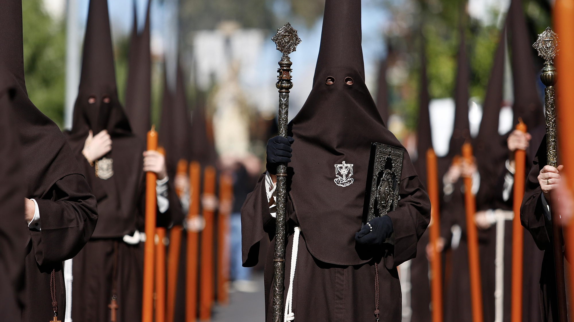 La procesión de la Hermandad de la Soledad, en imágenes