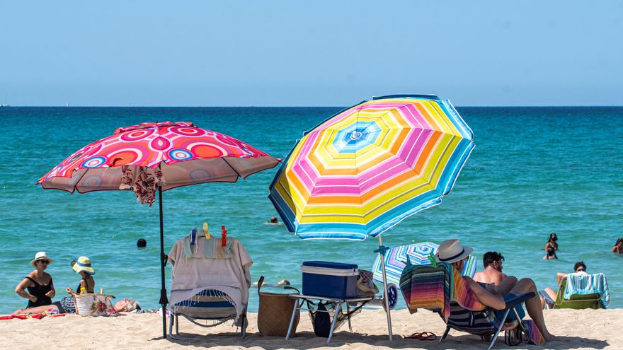 El sector turístico celebra el furor viajero en verano pero mira con inquietud al otoño: "La incertidumbre es enorme"