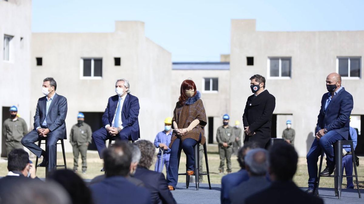 Alberto Fernández, Cristina Kirchner y las fotos del acto en Ensenada