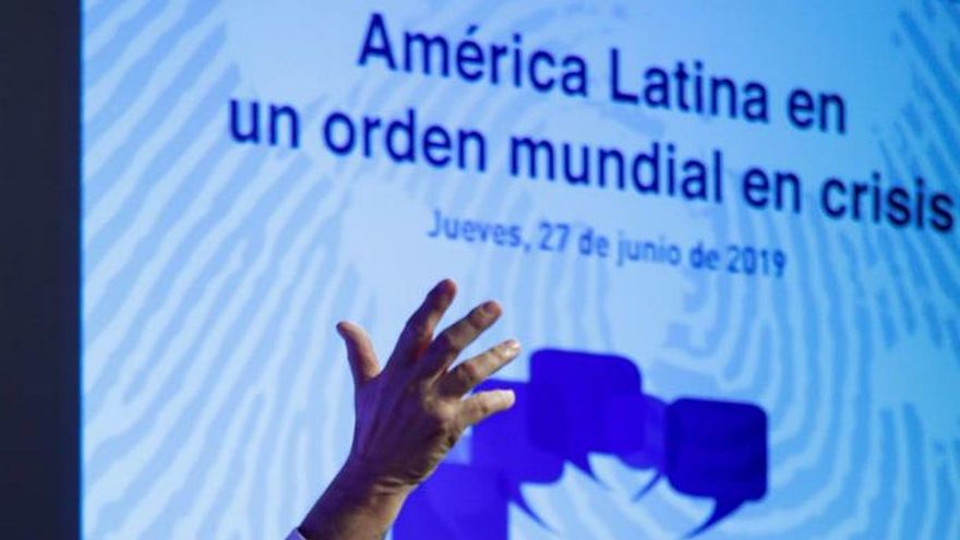 Insistir en elecciones anticipadas en Venezuela no funciona, dice Insulza