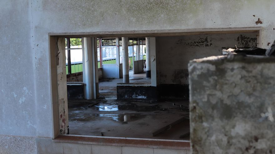 El interior de uno de los edificios del Acuartelamiento Las Raíces