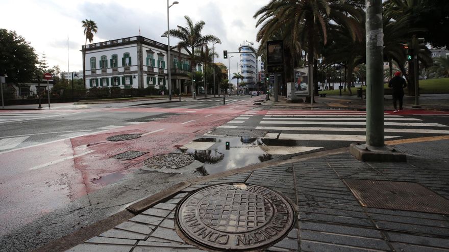 Charcos y barro en Las Palmas de Gran Canaria tras las intensas lluvias del miércoles