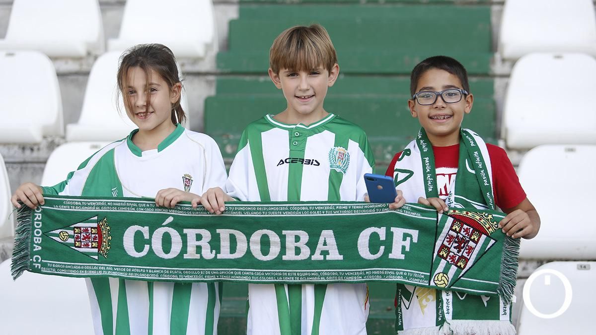 Grada Blanquiverde del encuentro entre el Córdoba CF y AD Mérida