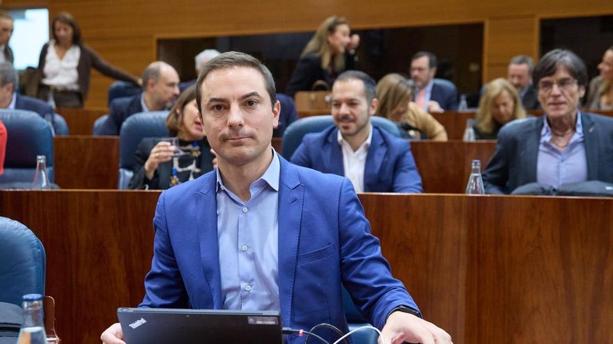 El portavoz del PSOE en la Asamblea, Juan Lobato, durante un pleno en la Asamblea de Madrid, a 14 de noviembre de 2024.