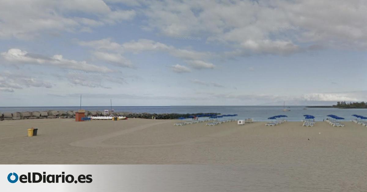 Una mujer, en estado crítico tras ser sacada del agua por socorristas en la playa de Los Cristianos