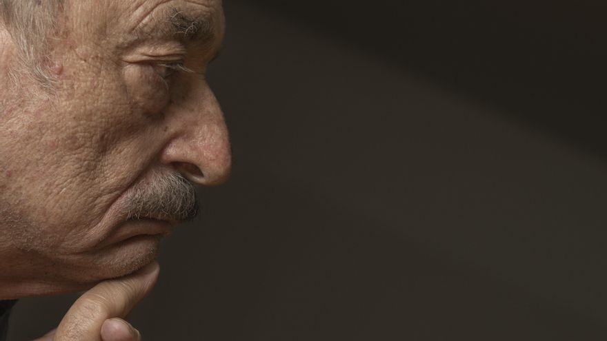 Ignacio Ramonet: “El neoliberalismo destruye la clase media, que cae hacia la pobreza y alimenta la extrema derecha”