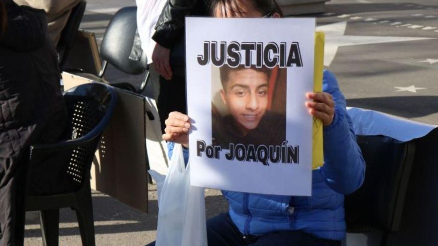 "Gatillo fácil": piden prisión perpetua para cinco de los seis policías acusados del crimen de Joaquín Paredes
