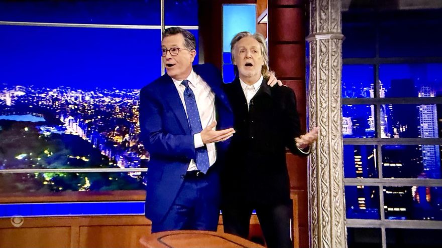 Stephen Colbert se despide con Paul McCartney de las noches de la CBS tras las cesiones de la cadena ante Trump