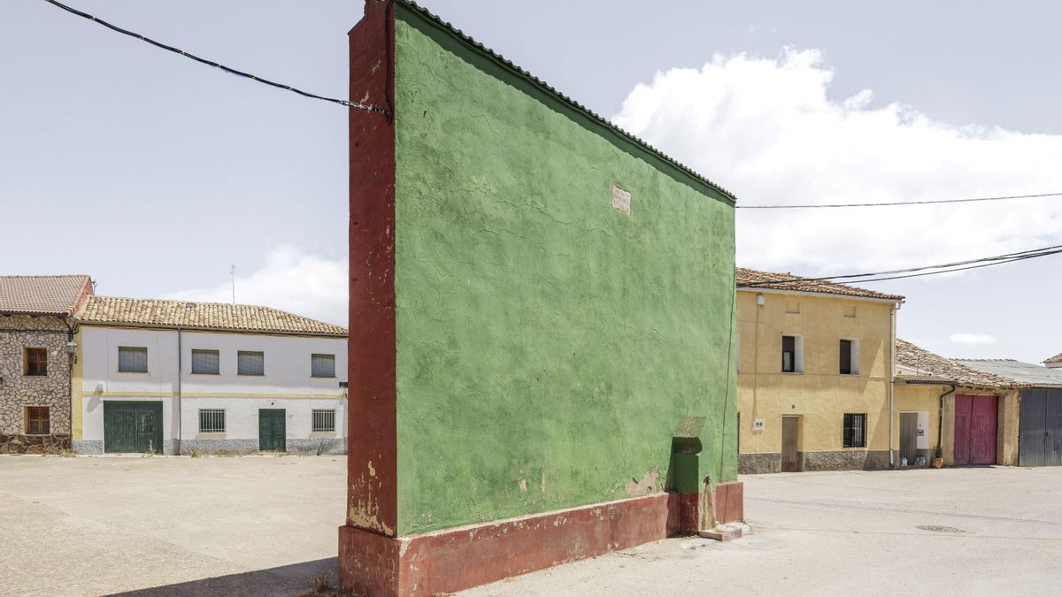 El fotógrafo alemán fascinado por la España de los frontones: “¿Qué es esto? ¿Una instalación artística?”