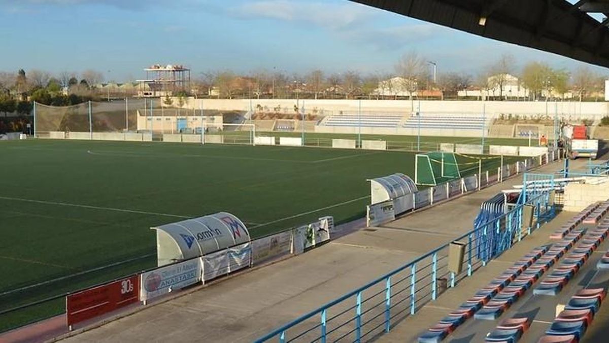 Detenido un hombre tras intentar retener a una menor cerca del estadio de fútbol en Fuensalida