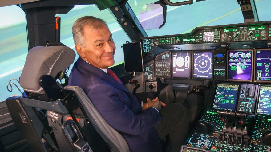 Sanz cumple cien días como alcalde de Sevilla entre vaivenes y con Vox apretando para entrar en su gobierno