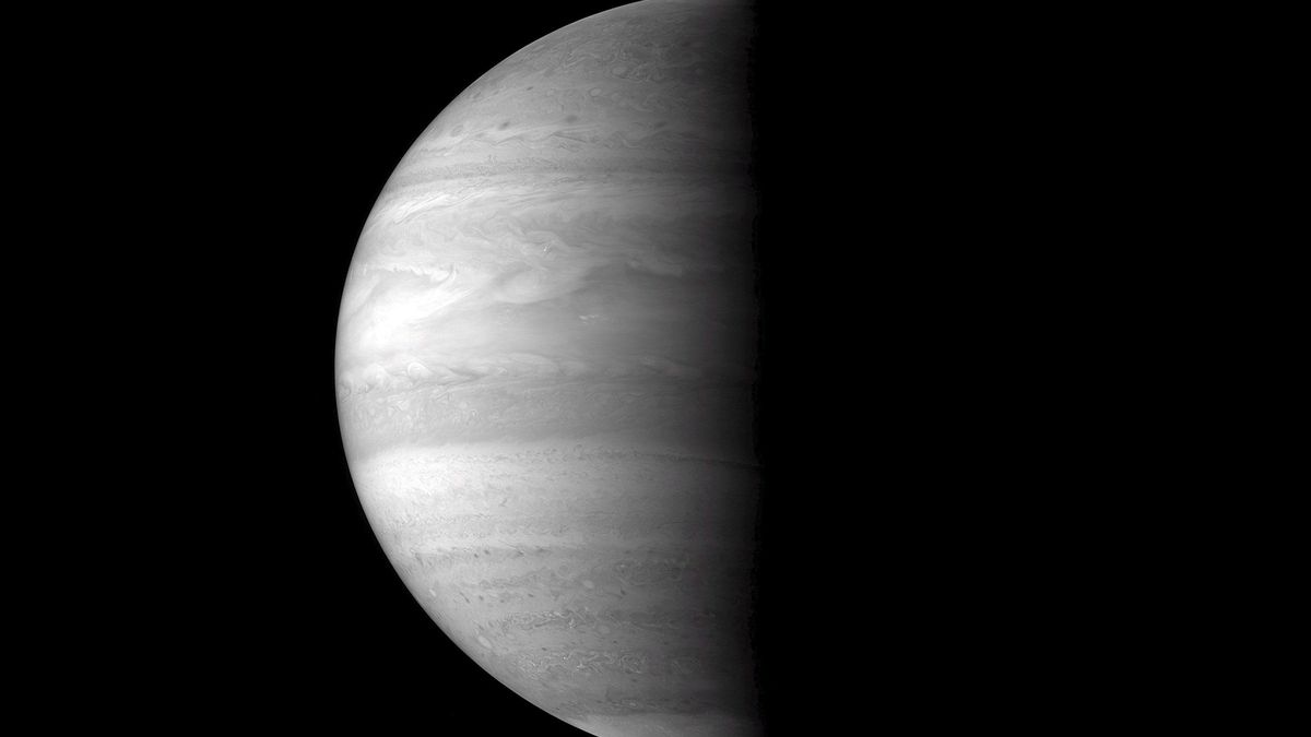 La geoquímica Maria Schönbächler plantea que el planeta gigante separó partículas según sus dimensiones