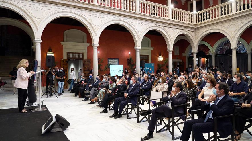 La ministra, durante la presentación del encuentro en la sede de Cajasol en Sevilla