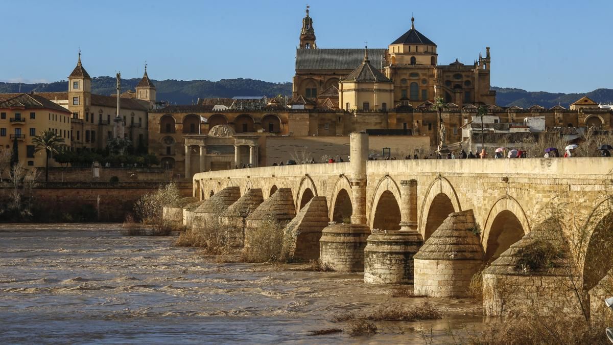 Crecida del río Guadalquivir a su paso por Córdoba