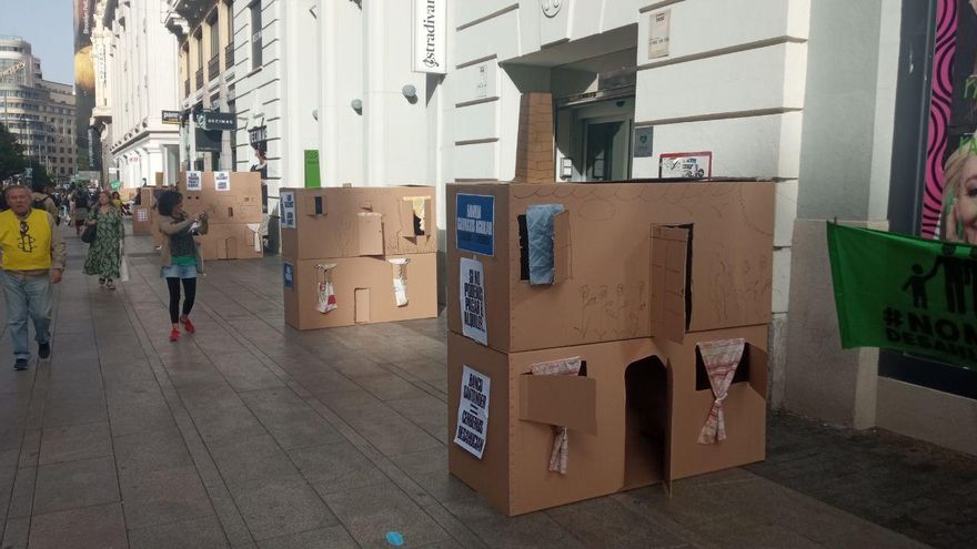 Protesta por el derecho a la vivienda en la Gran Vía de Madrid