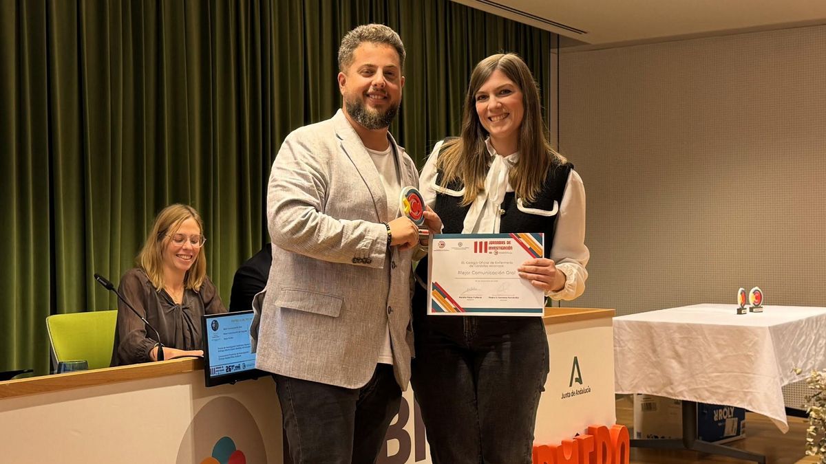Premio a la mujer comunicación oral.