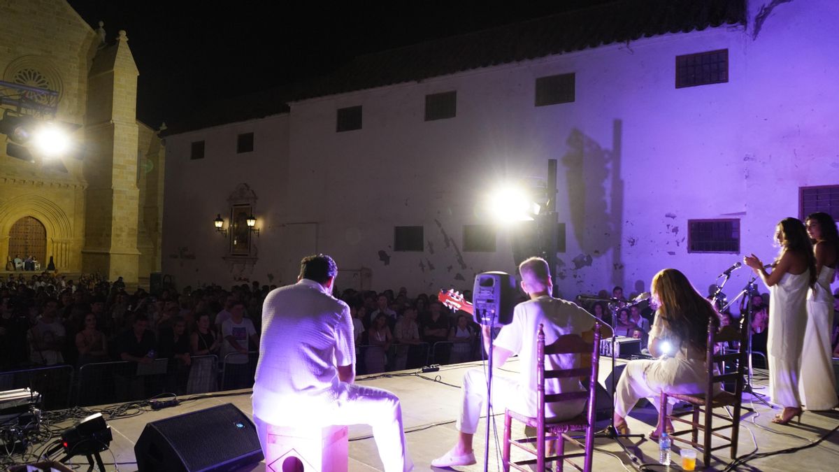 El concierto de Lela Soto en la Plaza Conde de Priego en la Noche Blanca del Flamenco