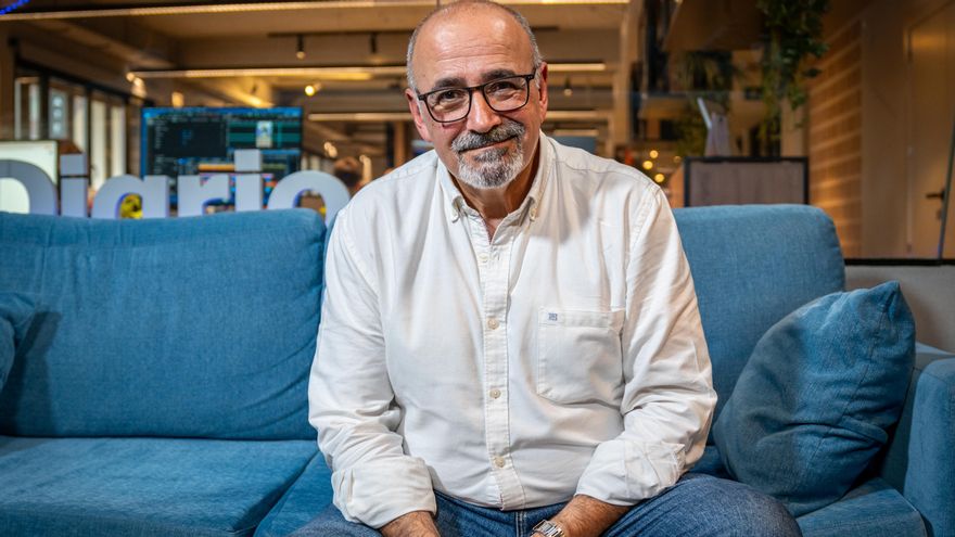 El microbiólogo Ignacio López-Goñi, en la redacción de elDiario.es