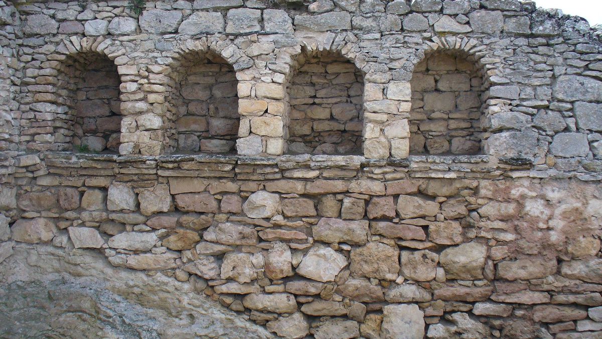Detalle de uno de los edificios romanos de Segóbriga.