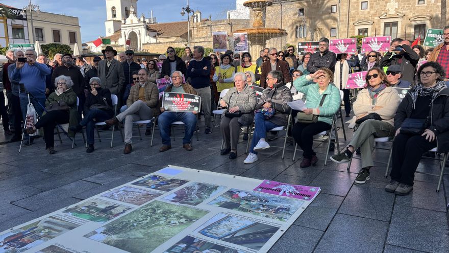 La Asociación de Memoria Histórica de Extremadura rechaza el "mercadeo" de PP y Vox con los derechos de las víctimas del franquismo