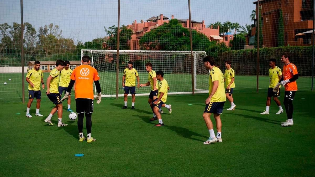 La UD Las Palmas disputa este miércoles su primer amistoso