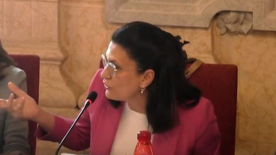 La concejala de Movilidad de Málaga achaca las irregularidades en la contratación de obras a la “costumbre”