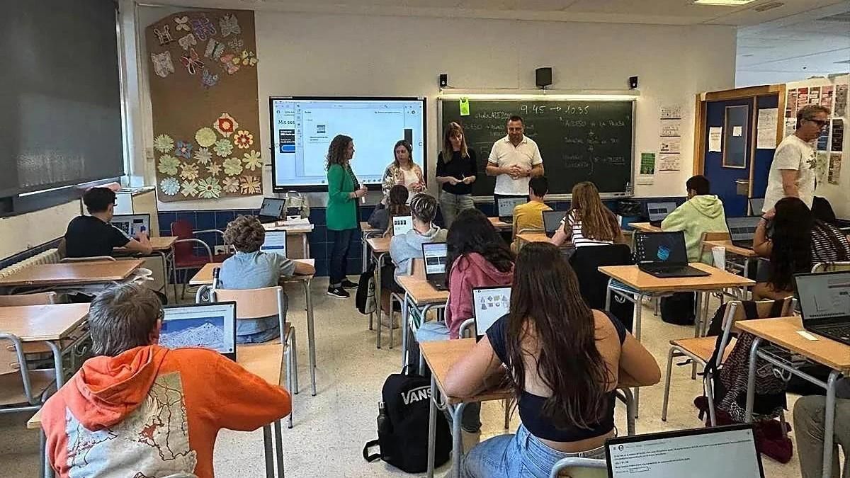 Una encuesta a 645 familias revela graves deficiencias de infraestructura y personal al inicio del curso escolar