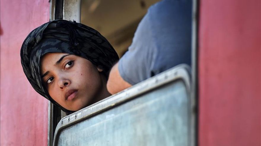 Serbia recibe una oleada de miles de refugiados procedentes de Macedonia