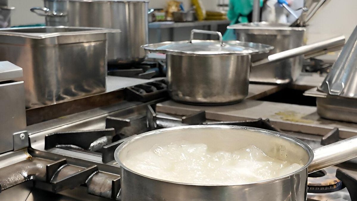 UGT denuncia que puestos de limpieza o cocina en centros escolares están sin cubrir incluso meses