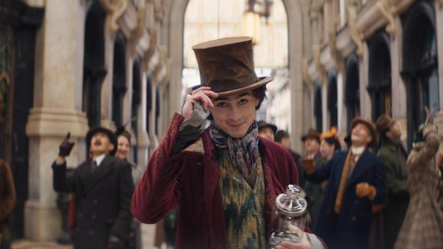 El carisma de Timothée Chalamet hace olvidar a Johnny Depp como Willy Wonka para reventar la taquilla esta Navidad