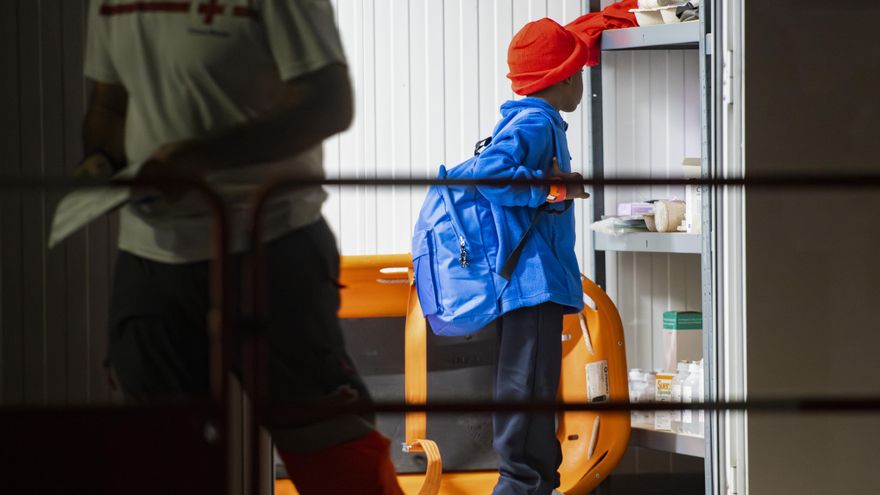 El Congreso debate la convalidación del decreto ley para reubicar a los menores migrantes