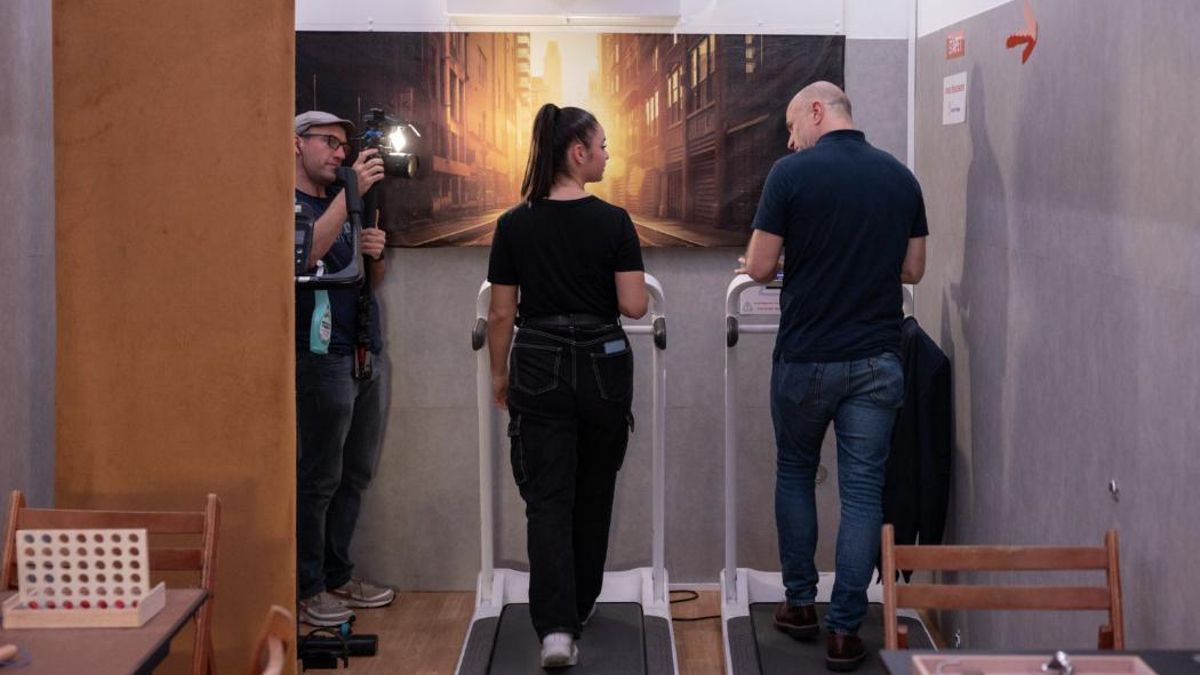 Simulación de caminata dentro de la cápsula.