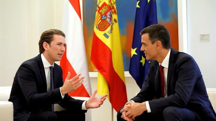 Sánchez defiende ante Kurz una política global de la UE para la inmigración