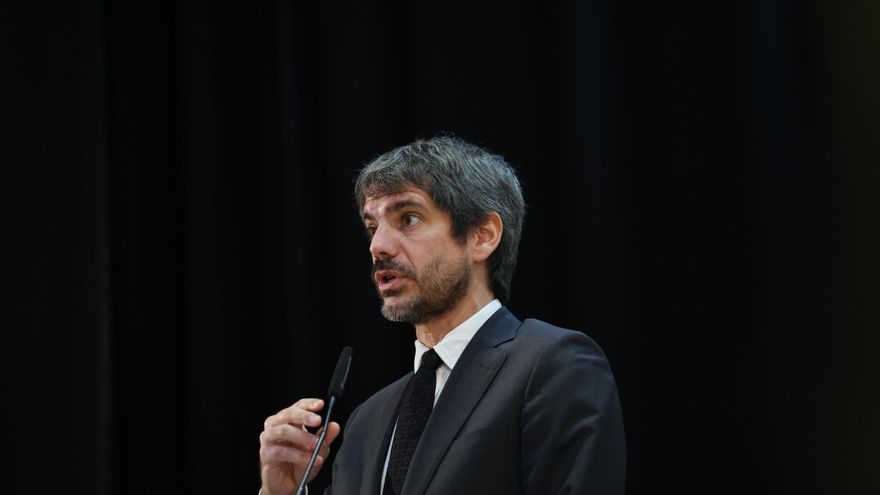 El ministro de Cultura, Ernest Urtasun, presentan un acuerdo para el desarrollo de un Programa de Intervención Cultural en los centros penitenciarios en el Centro Penitenciario Madrid.