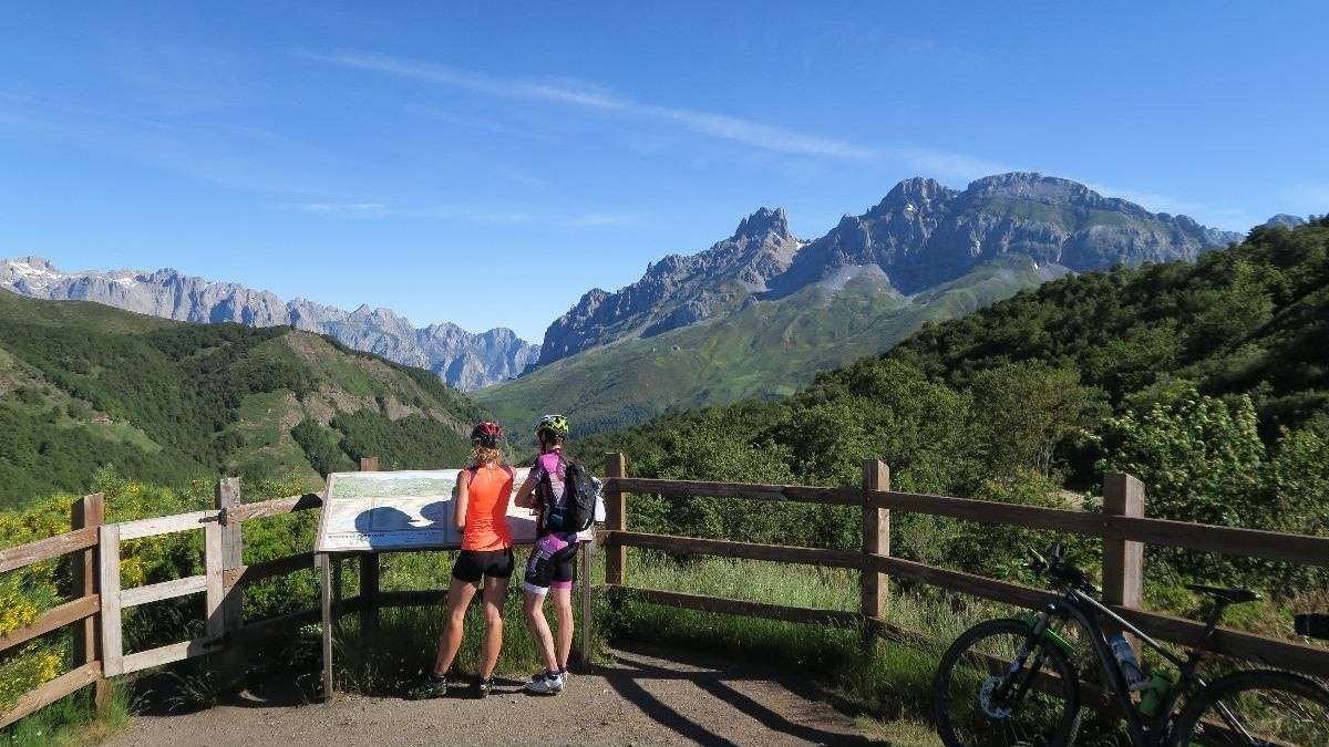 Los apartamentos y extranjeros tiran este verano del turismo de León, que supera las cifras prepandemia