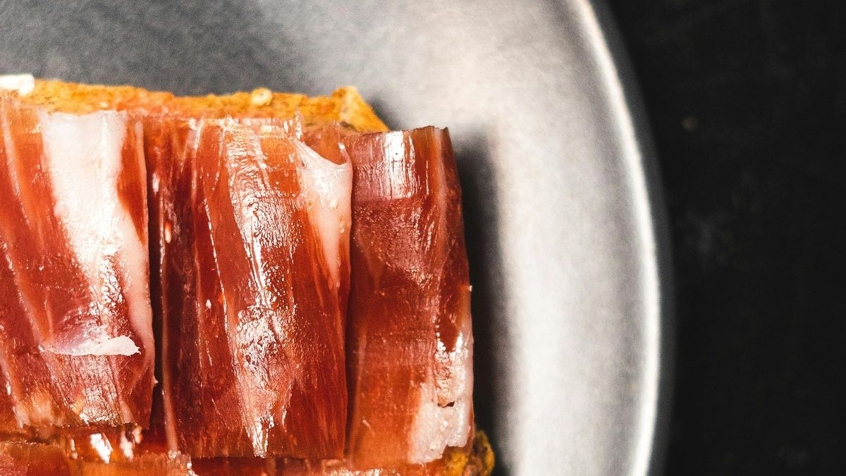 Cinco desayunos nutritivos con jamón para empezar el día con energía