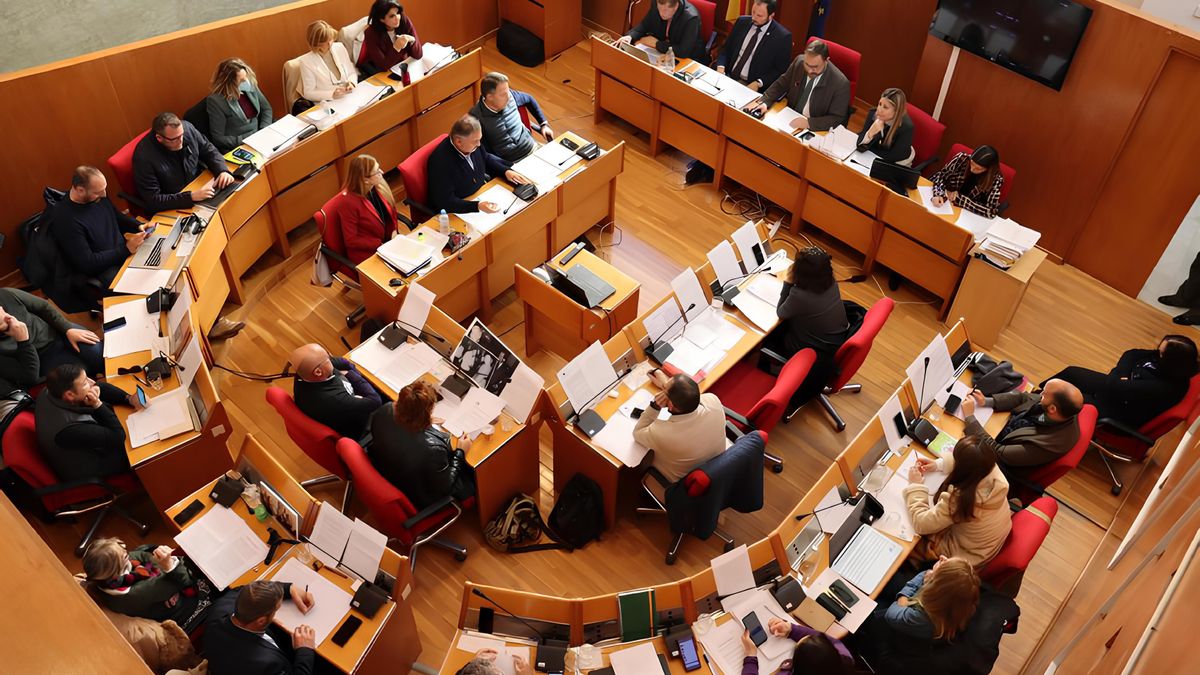 Sesión del Pleno del Ayuntamiento de Lorca en la que se aprobó la modificación del Plan General para alejar las casas de apuestas de los centros educativos.