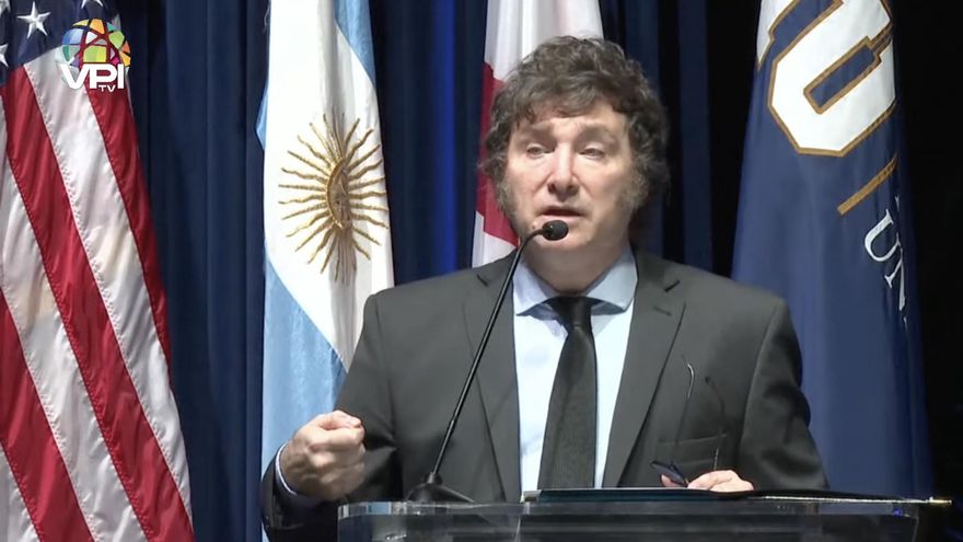 Desde Miami, Milei dijo que vacunar contra el dengue “no tiene ningún sentido”