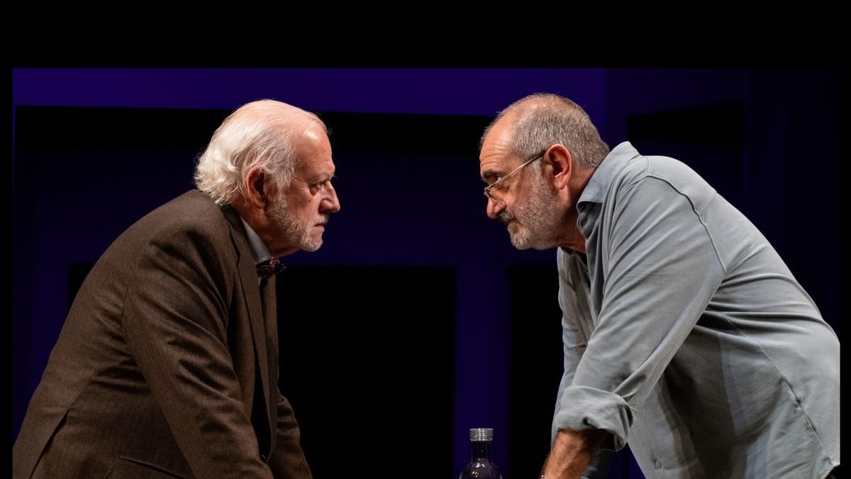 Juan Echanove y Joaquín Climent firman un intenso duelo escénico en ‘Esencia’, que llega con función doble al Bergidum