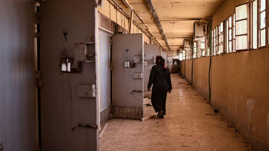 "Éramos muertos vivientes": el regreso como hombre libre a la infame prisión militar siria de Sednaya