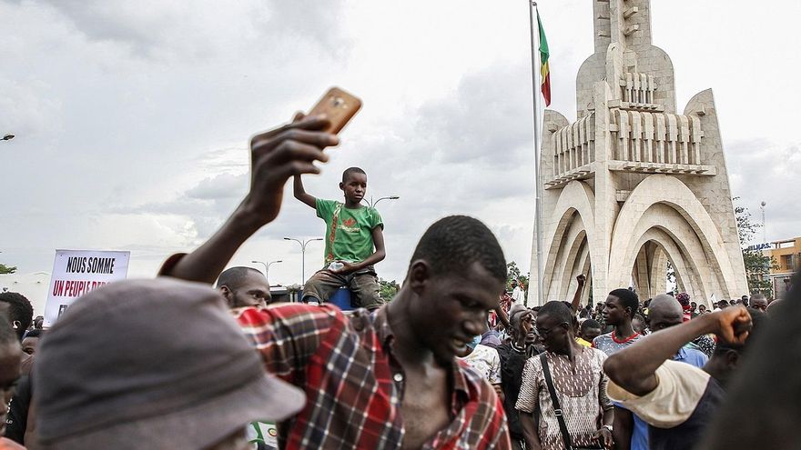 Golpistas en Mali aseguran tener en su poder a presidente y primer ministro