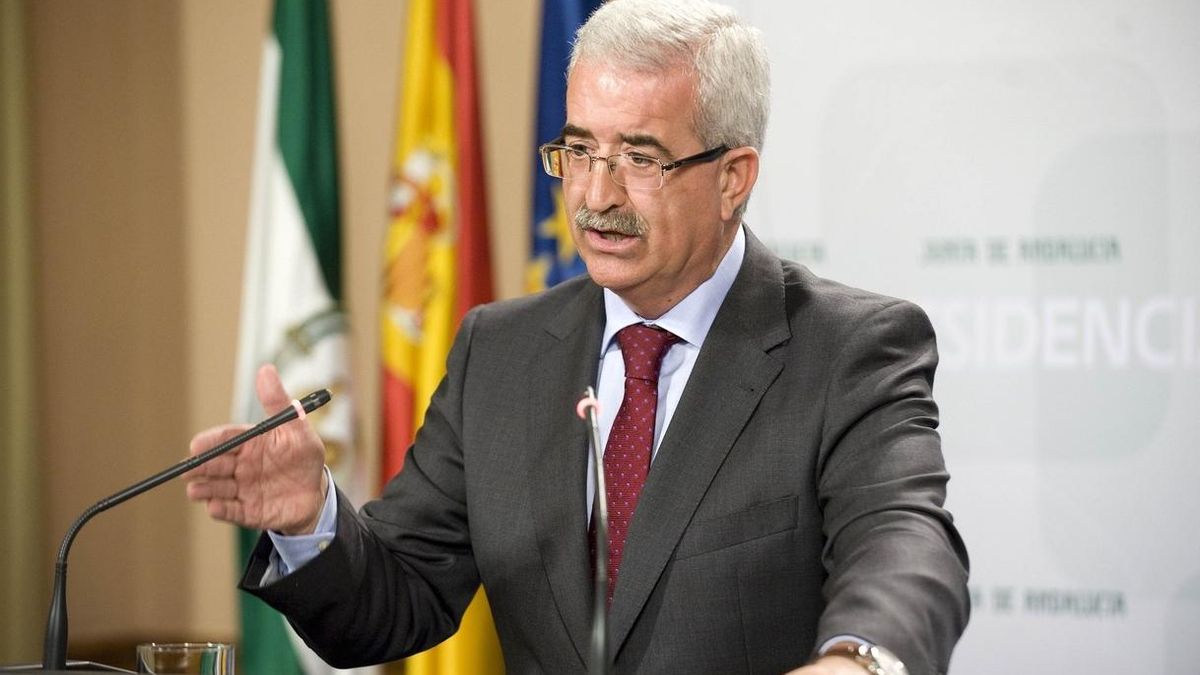 Junta expresa criterio contrario a la proposición de ley del PP-A sobre autoridad del profesorado