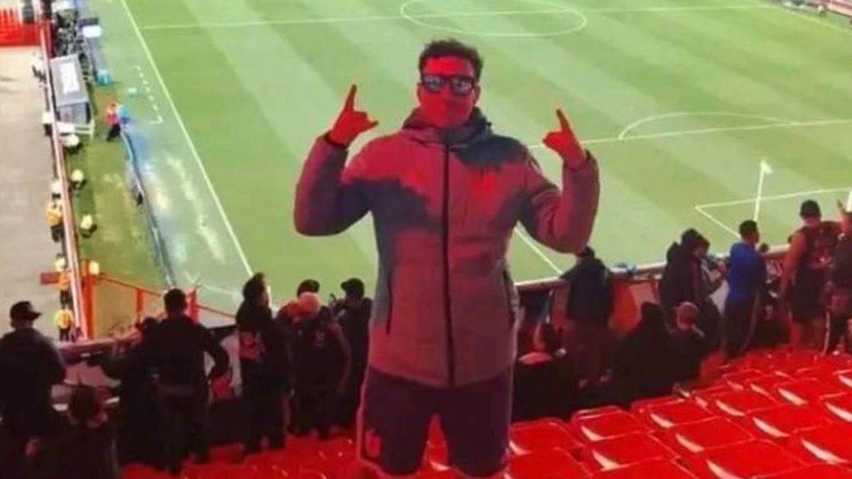 Gonzalo Alfaro, hincha de la Universidad de Chile, habló sobre su estado de salud tras caer de una tribuna en el estadio de Independiente durante un partido de la Copa Sudamericana.