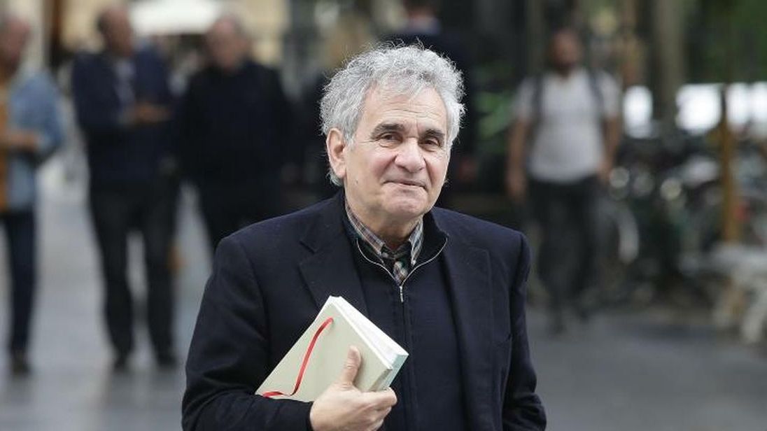 Bernardo Atxaga publica 'Casas y tumbas'