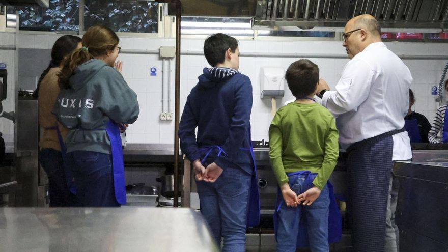 Entre turrones y risas: la cocina se convierte en aula para los más pequeños esta Navidad