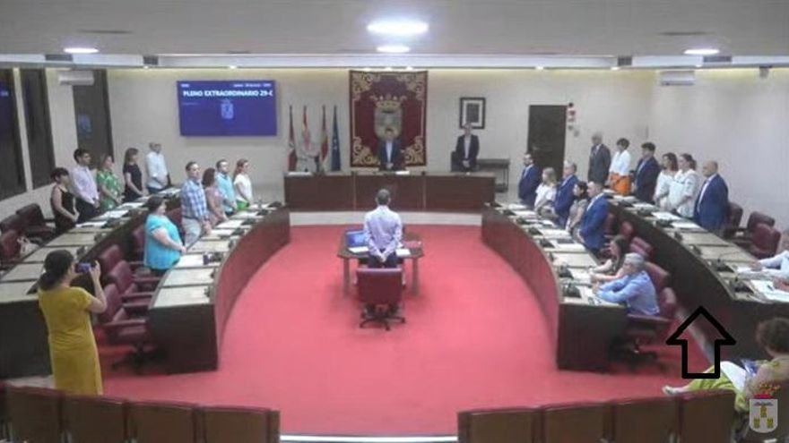 Concejales de Vox en Albacete se sientan para no secundar un minuto de silencio por las víctimas de la violencia machista