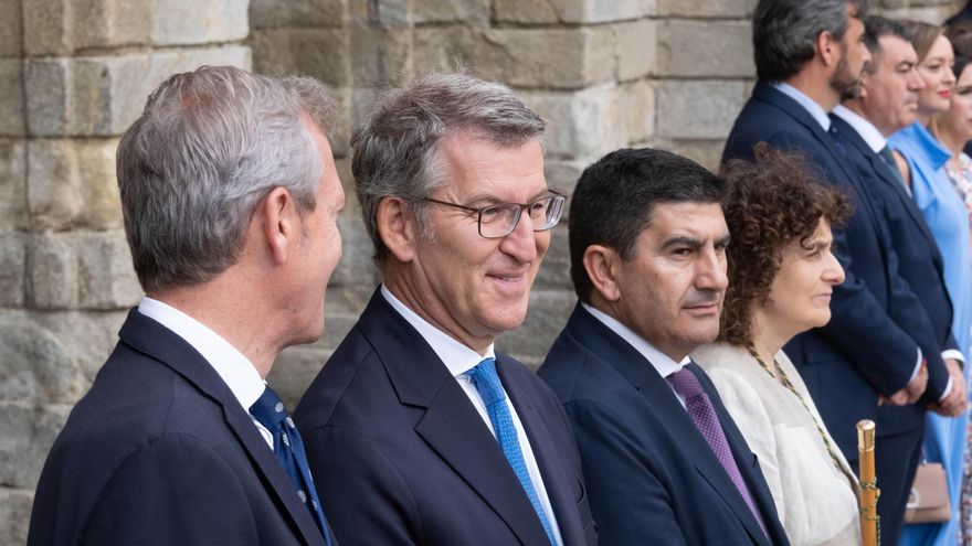 Feijóo acusa a Sánchez de "permitir" la marcha de Puigdemont y de "derogar la Constitución" por el concierto catalán