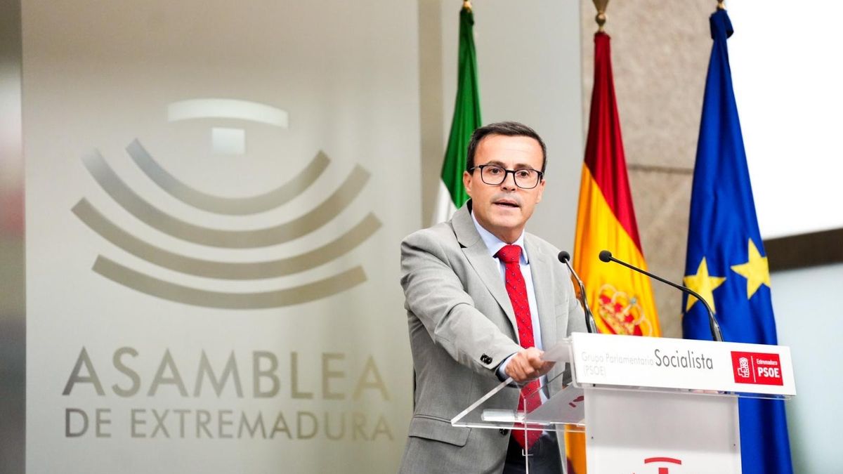 El presidente del Grupo Parlamentario Socialista, Miguel Ángel Gallardo, ha valorado el discurso de Guardiola en la primera jornada del debate sobre el estado de la región