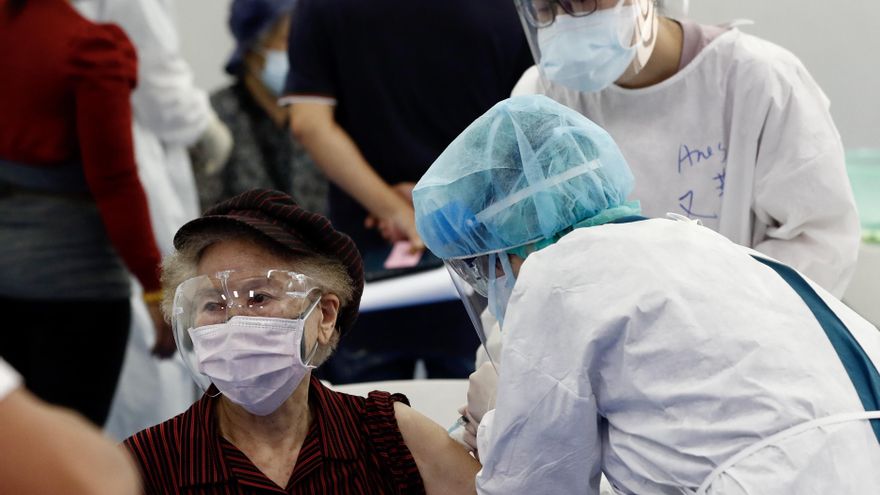 Taiwán diagnostica 80 nuevos casos del virus y suma 13 muertes más por covid